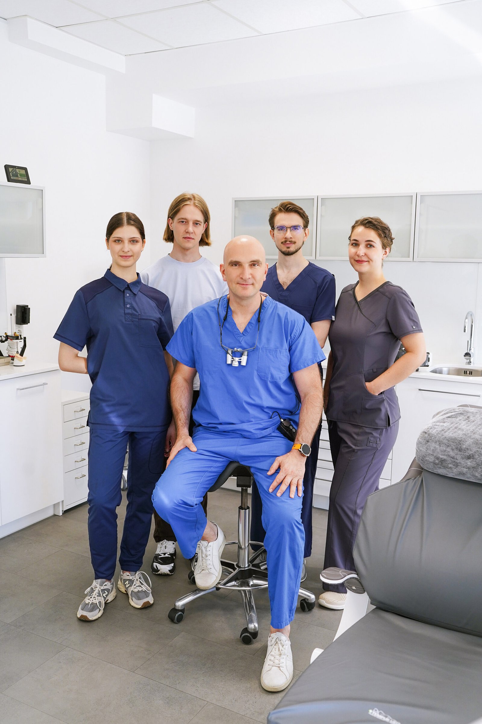 Das Team der GO Privatpraxis Wuppertal im Behandlungsraum